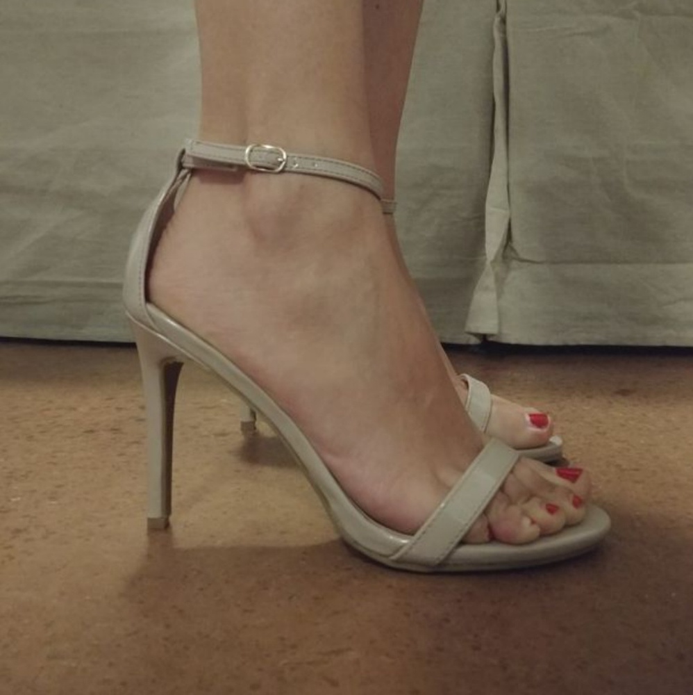Lulus High heel strappy sandals NUDE 8.5